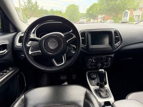 Used 2019 Jeep Compass Latitude w/ Popular Equipment Group AWD/4WD image 13