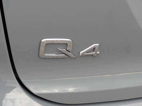 Used 2023 Audi Q4 e-tron Premium w/ Convenience Package image 30