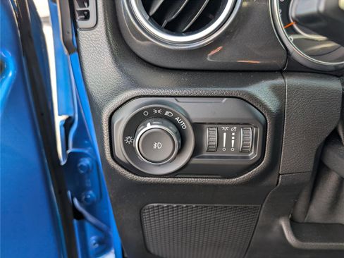 Used 2021 Jeep Wrangler Unlimited Sahara image 19