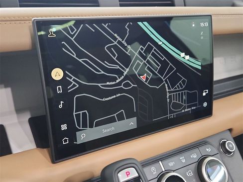 Used 2025 Land Rover Defender 110 S image 22