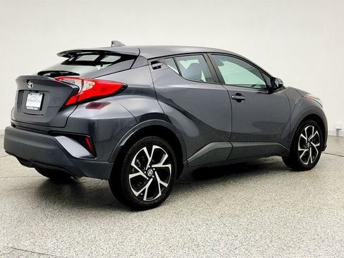 Used 2021 Toyota C-HR XLE FWD image 5