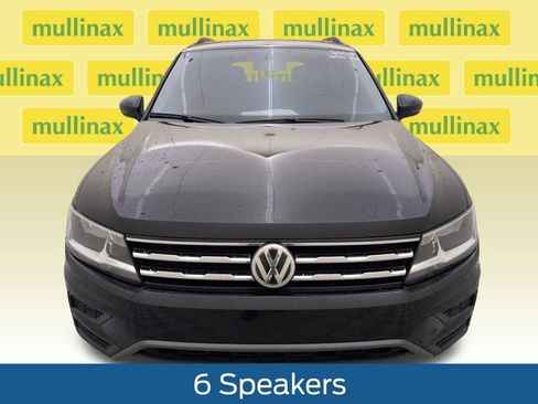 Used 2020 Volkswagen Tiguan SE w/ Panoramic Sunroof Package image 17