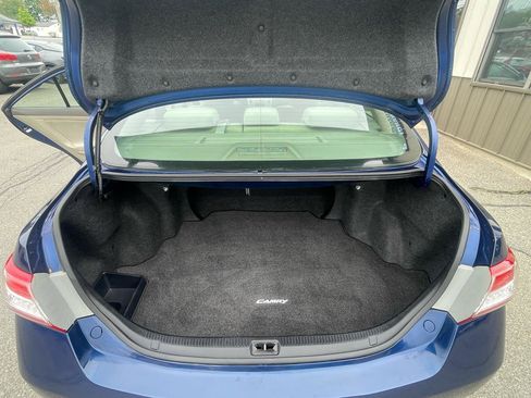 Used 2011 Toyota Camry FWD image 8