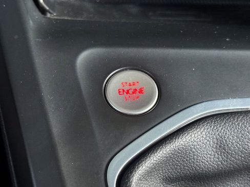 Used 2022 Volkswagen GTI SE FWD image 21