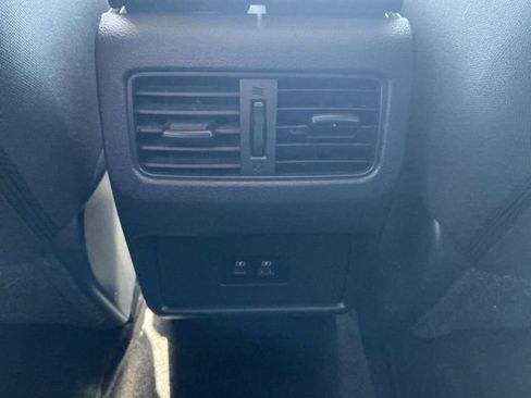 Used 2023 Nissan Rogue SV FWD image 14
