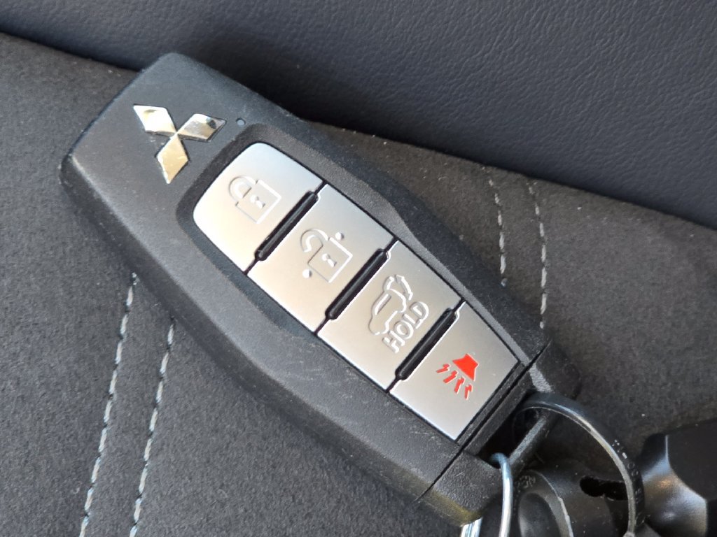Used 2025 Mitsubishi Outlander SE AWD/4WD image 37