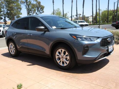 Certified 2025 Ford Escape Active FWD image 6