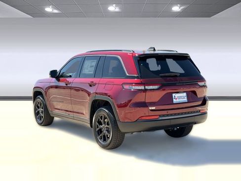 New 2026 Jeep Grand Cherokee Laredo image 3