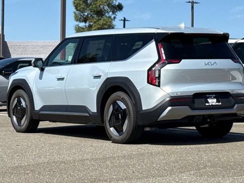 New 2026 Kia EV9 Light RWD image 7