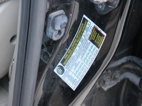 Used 2011 Nissan Frontier SV w/ SV Premium Utility Pkg image 27