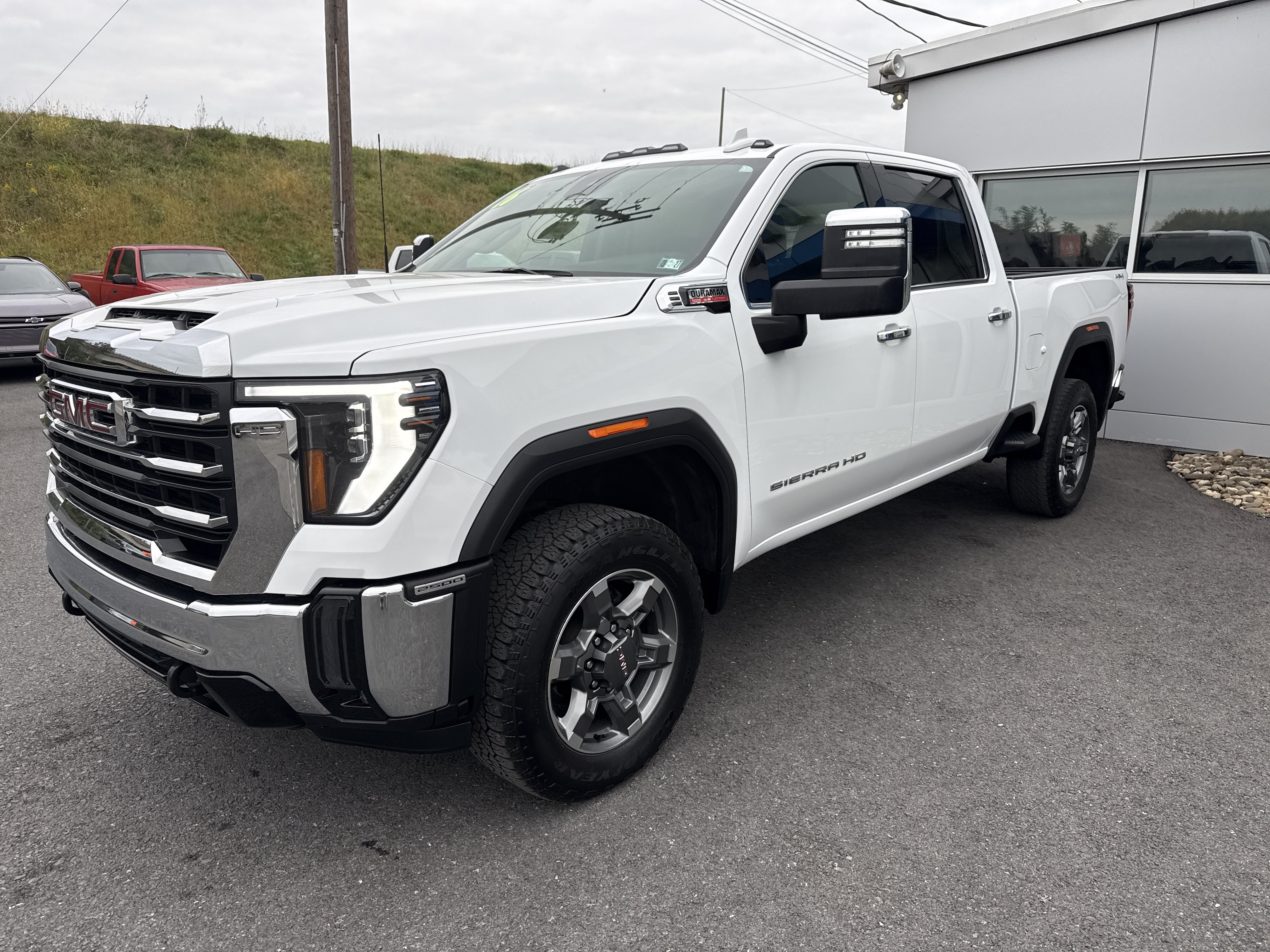 Used 2026 GMC Sierra 2500 SLT w/ SLT Convenience Package AWD/4WD image 7