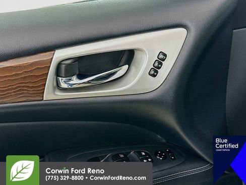 Used 2020 Nissan Pathfinder Platinum image 22