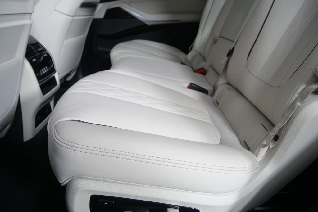 Certified 2026 BMW X7 xDrive40i AWD/4WD image 16