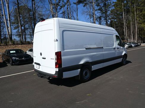 Used 2025 Mercedes-Benz Sprinter 2500 image 25