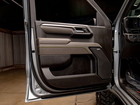 Used 2024 Chevrolet Silverado 1500 ZR2 w/ Technology Package image 33