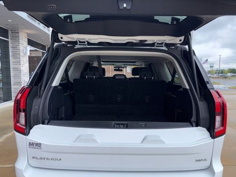 Used 2025 Ford Expedition Max Platinum AWD/4WD image 15