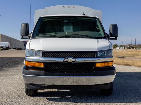Used 2021 Chevrolet Express 3500 w/ Power Convenience Package image 2