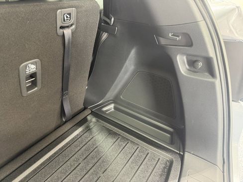 Used 2025 Honda Pilot TrailSport image 40