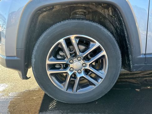 Used 2018 Jeep Compass Latitude w/ Popular Equipment Group image 19