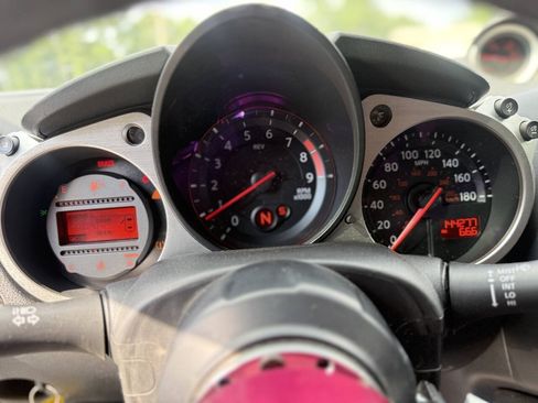 Used 2016 Nissan 370Z Coupe RWD image 18