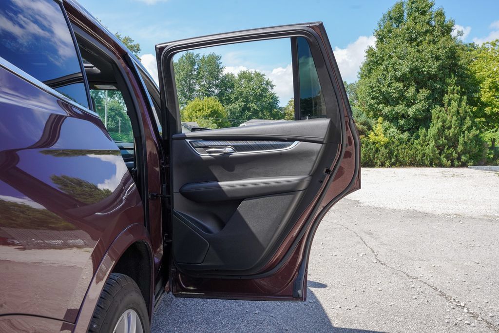 Used 2022 Cadillac XT6 Premium Luxury AWD/4WD image 38