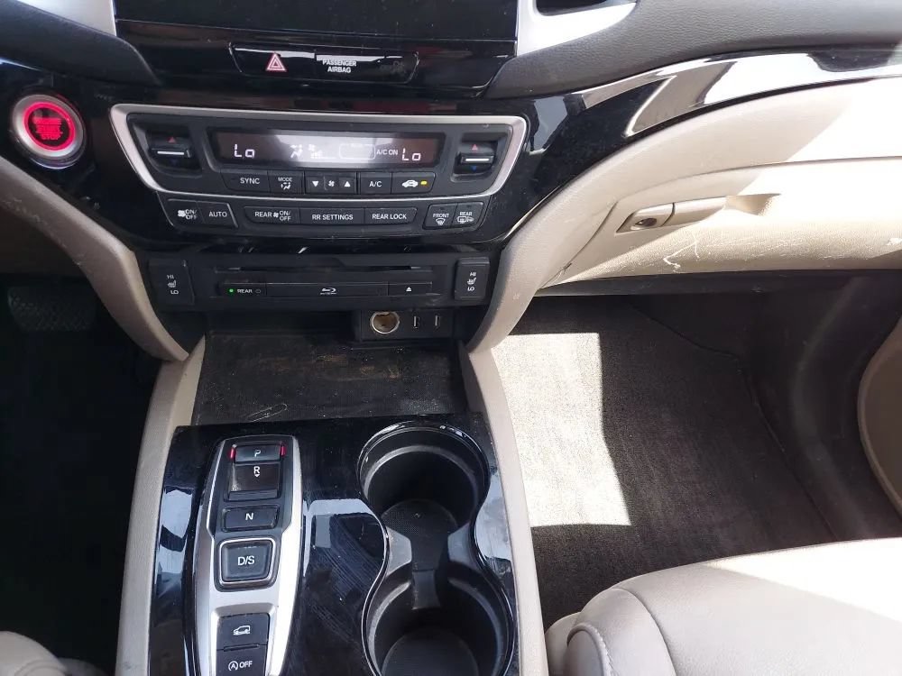 Used 2016 Honda Pilot Touring image 27