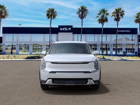New 2026 Kia EV9 Wind AWD/4WD image 2