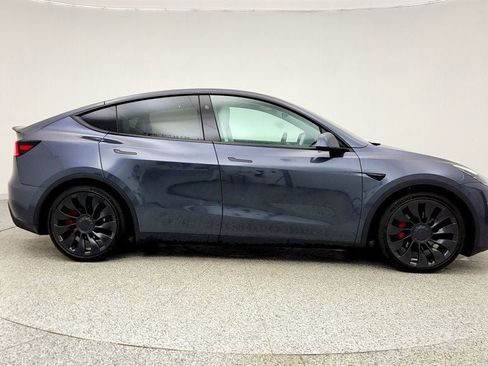 Used 2023 Tesla Model Y Performance image 4