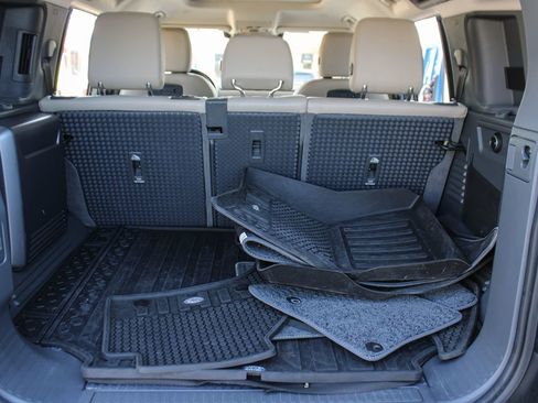 Used 2021 Land Rover Defender 110 SE image 29