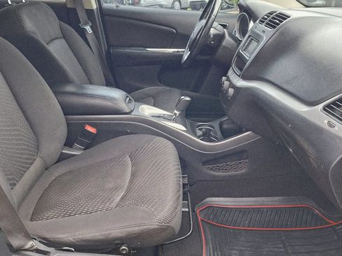 Used 2016 Dodge Journey SE w/ Flexible Seating Group FWD image 13