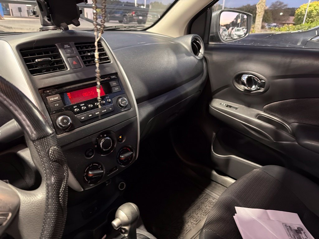 Used 2017 Nissan Versa SV FWD image 5