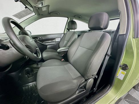 Used 2007 Ford Focus S FWD image 19