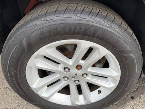 Used 2014 Ford Explorer XLT w/ Equipment Group 202A image 28