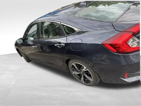 Used 2016 Honda Civic Touring image 10