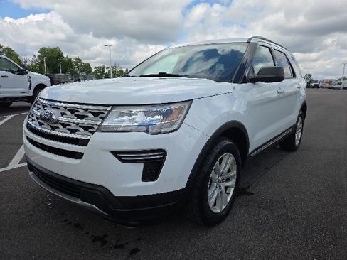 Used 2019 Ford Explorer XLT AWD/4WD image 2