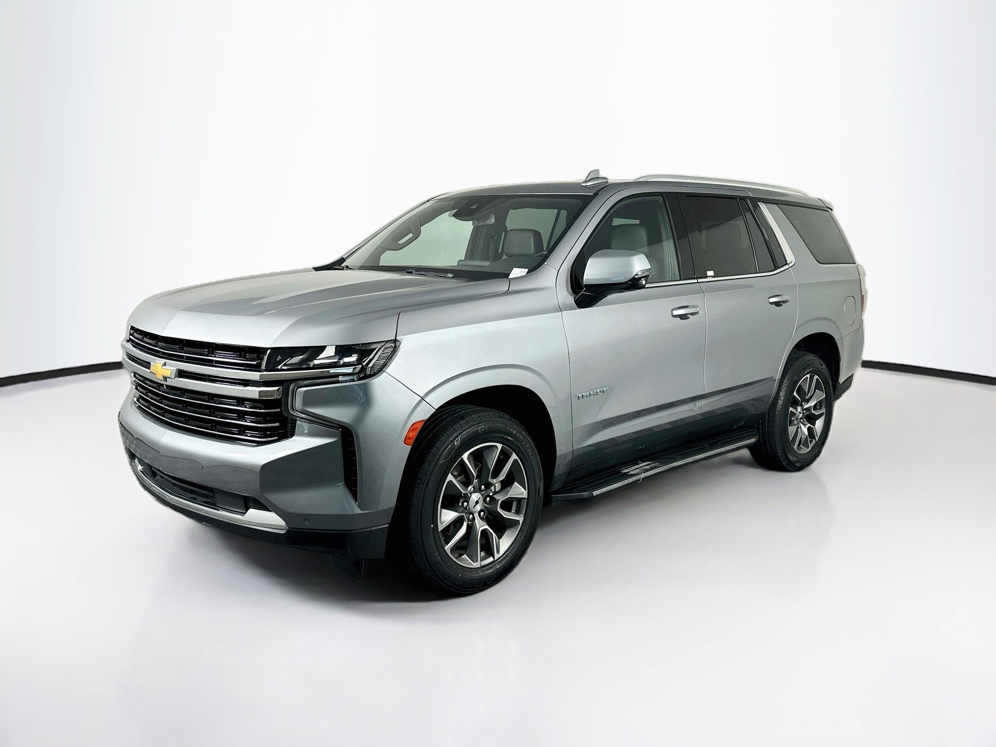 Used 2023 Chevrolet Tahoe LT w/ Luxury Package RWD image 3