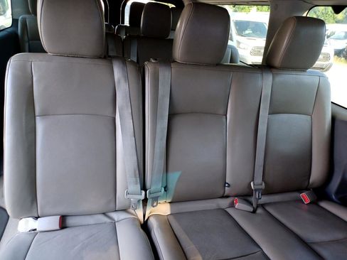 Used 2012 Nissan NV 3500 SL w/ Technology Pkg image 33