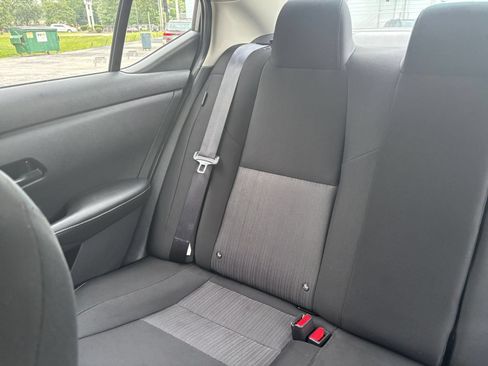 Used 2025 Nissan Sentra SV FWD image 36