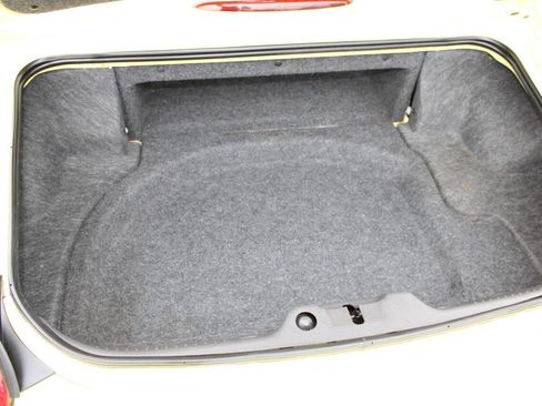 Used 2002 Ford Thunderbird Deluxe RWD image 18