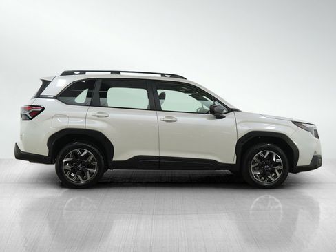 Used 2025 Subaru Forester Premium image 6