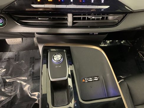 Used 2025 Buick Enclave Avenir w/ Super Cruise Package AWD/4WD image 26