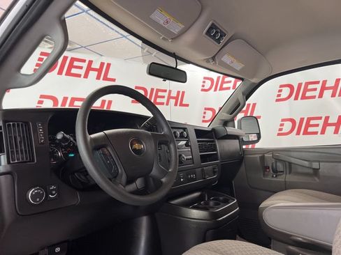 Used 2024 Chevrolet Express 3500 LS w/ Chrome Appearance Package RWD image 15