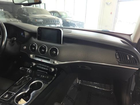 Used 2019 Kia Stinger AWD/4WD image 29