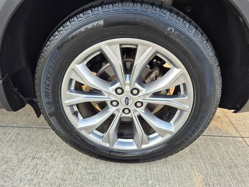 Certified 2023 Ford Explorer XLT w/ Equipment Group 202A image 9