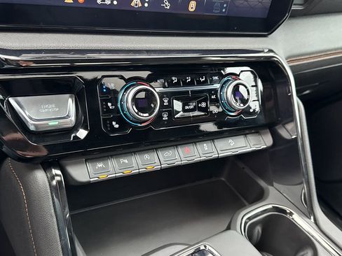Certified 2024 GMC Sierra 1500 AT4 w/ Technology Package AWD/4WD image 34