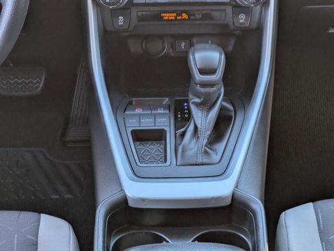 Used 2021 Toyota RAV4 XLE image 19