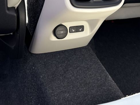 New 2026 Volvo XC40 B5 Plus w/ Protection Package Premier image 14