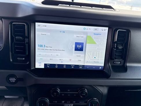 Used 2022 Ford Bronco Everglades AWD/4WD image 16