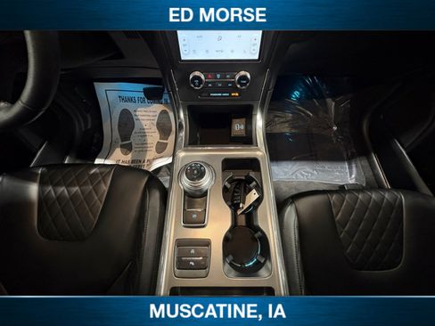 Used 2024 Ford Edge Titanium image 11