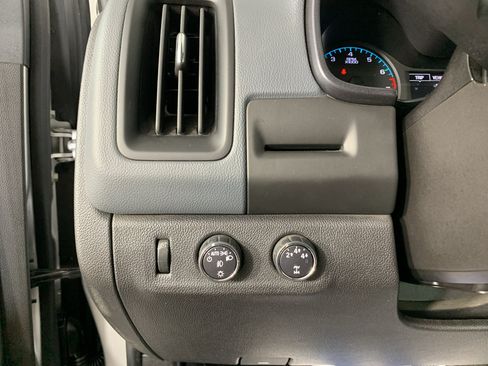 Used 2015 Chevrolet Colorado Z71 AWD/4WD image 15